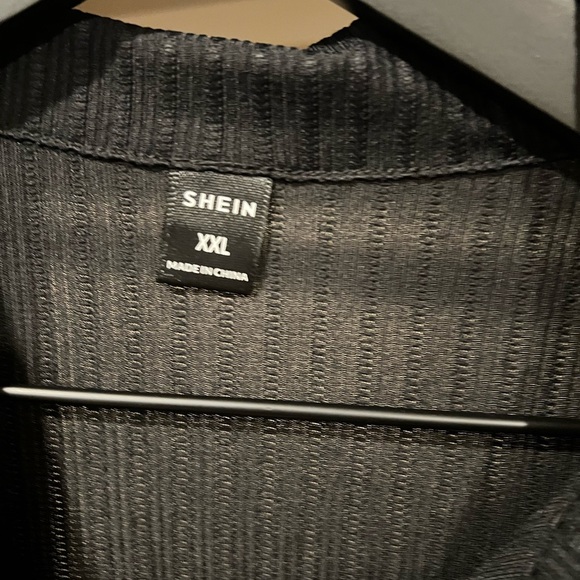 SHEIN Men's Dark Polo Shirt - Picture 3 of 4